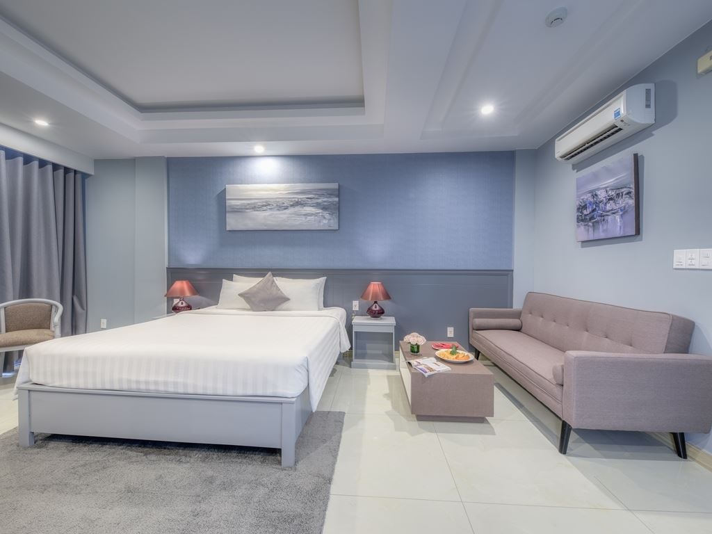 rooms-room-deluxe-with-window