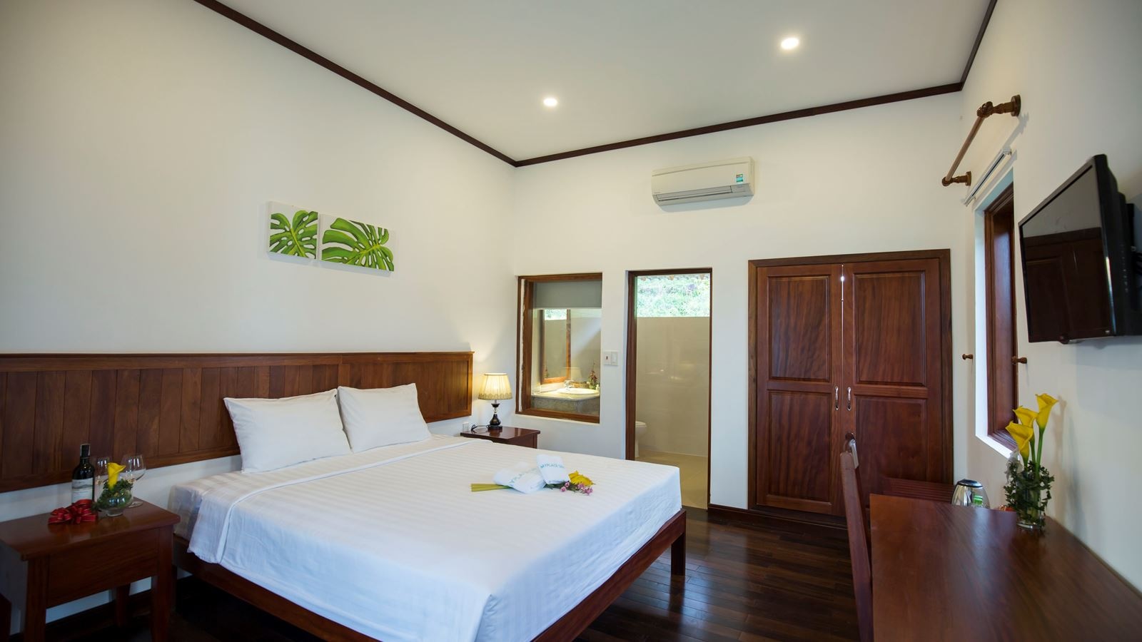 rooms-pool-retreat-double