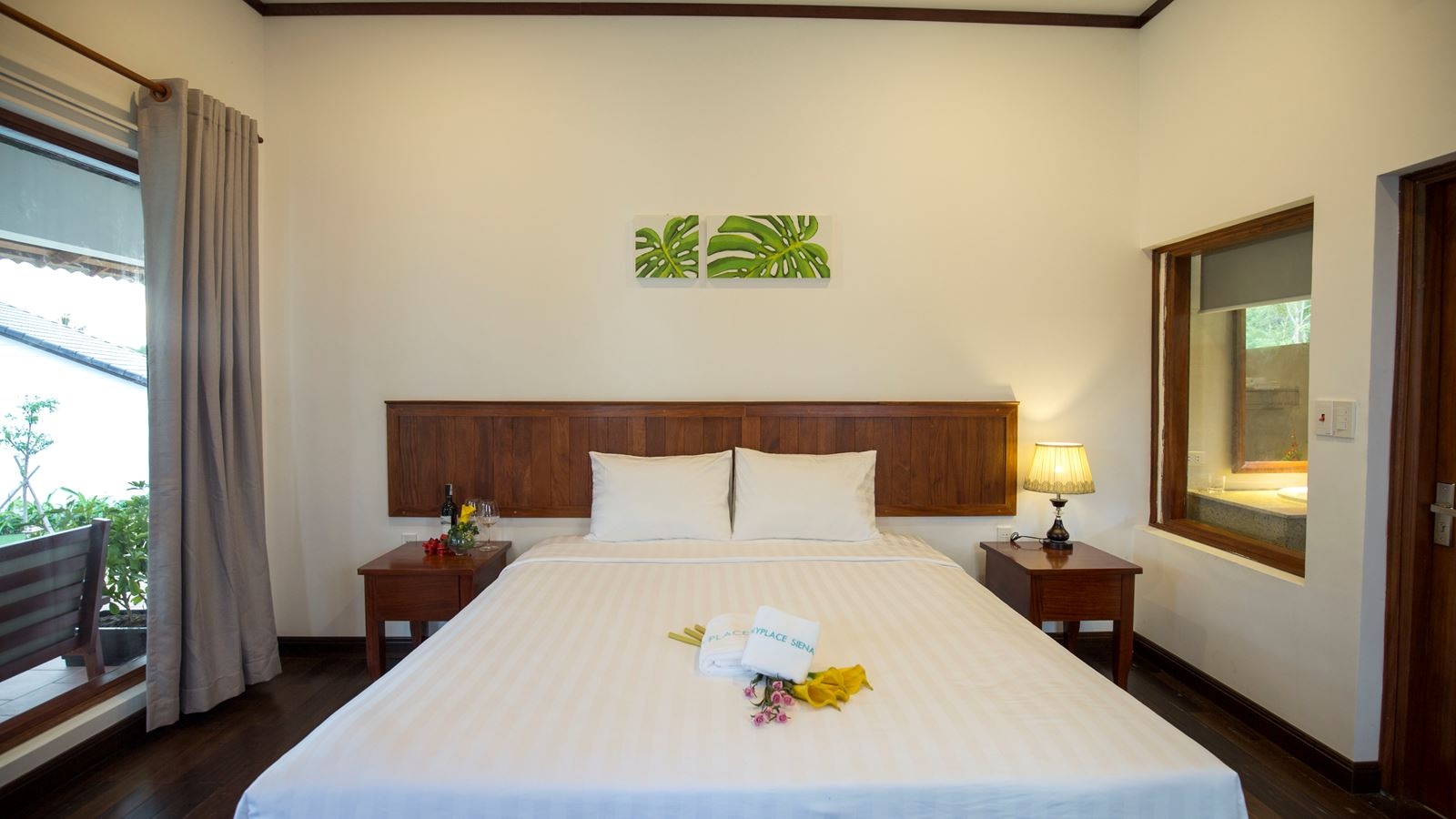 rooms-pool-retreat-double