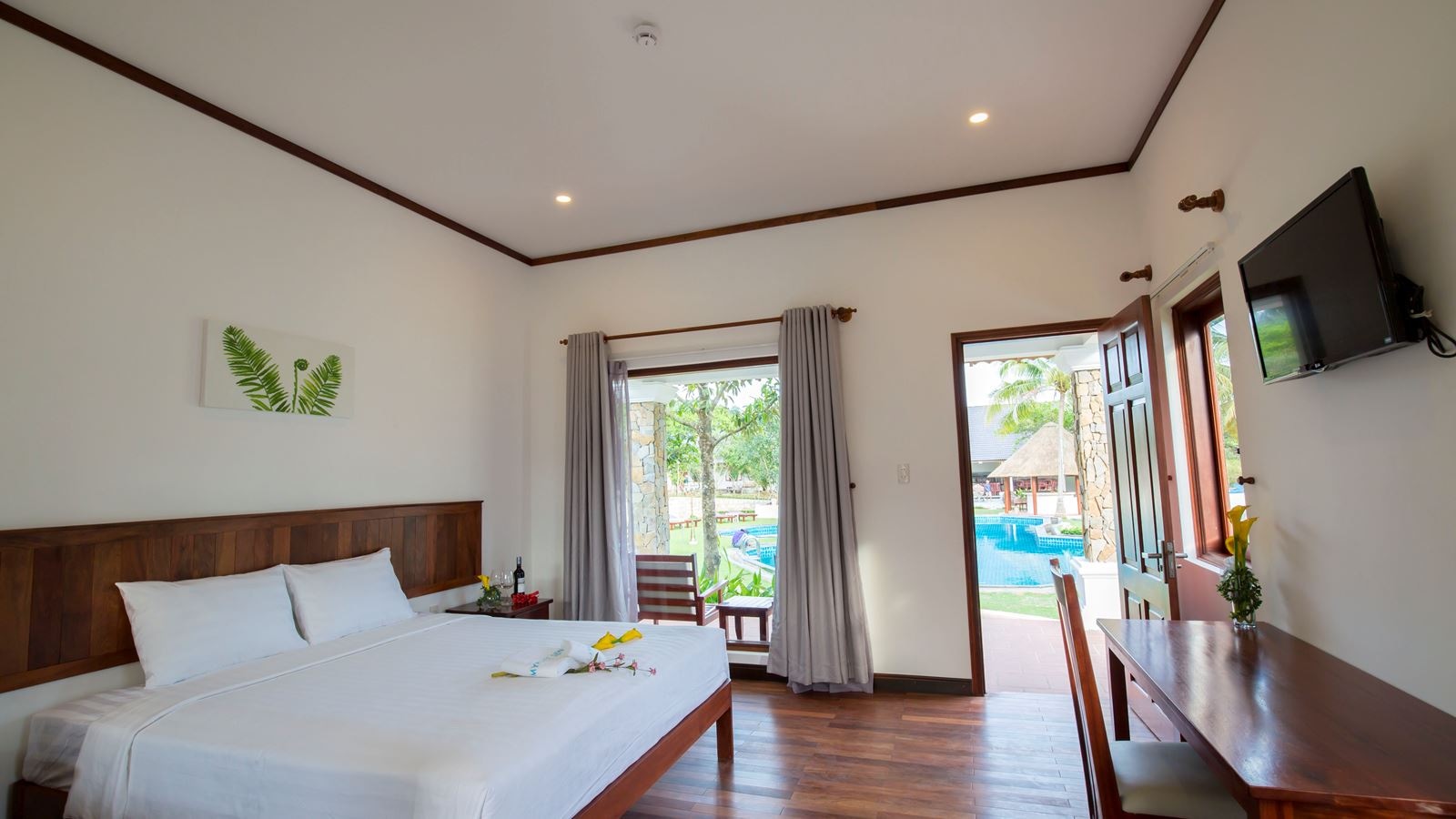 rooms-premium-pool-retreat-double