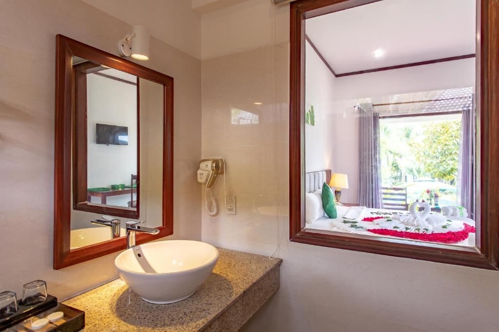 rooms-premium-pool-retreat-double-child-without-extra-bed-