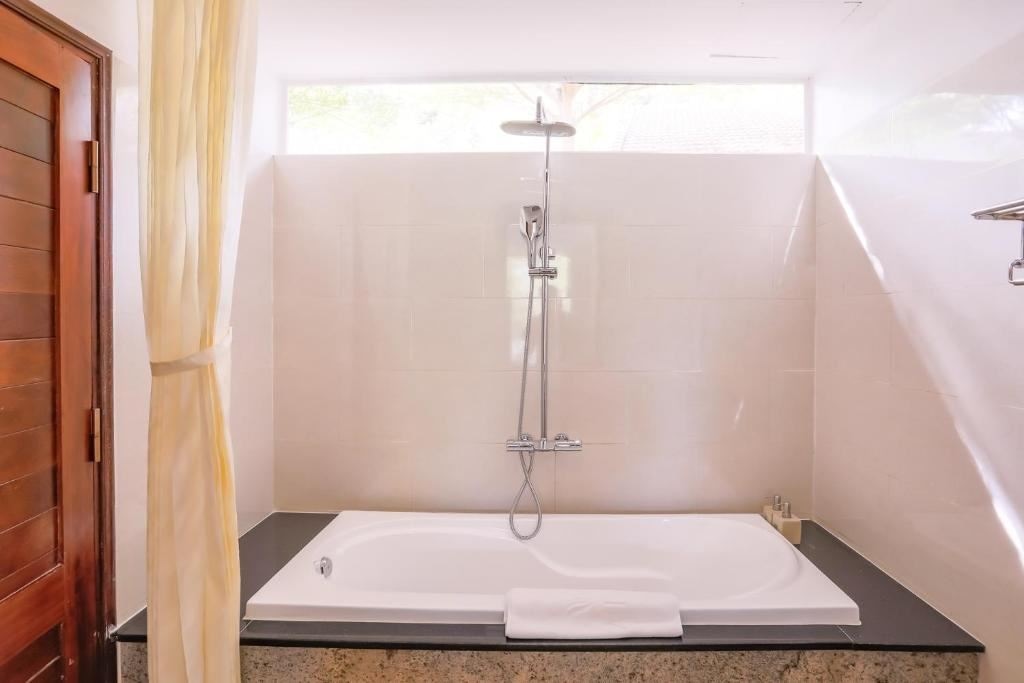 rooms-premium-pool-retreat-double-child-without-extra-bed-