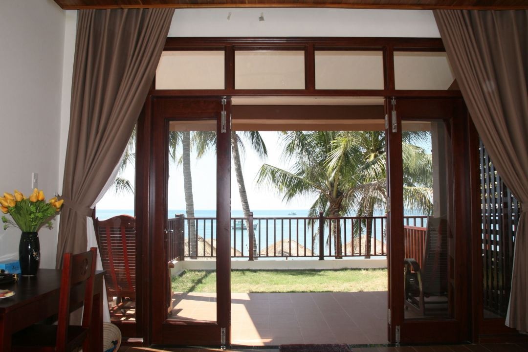 rooms-beach-front-double-with-balcony-child-without-extra-bed