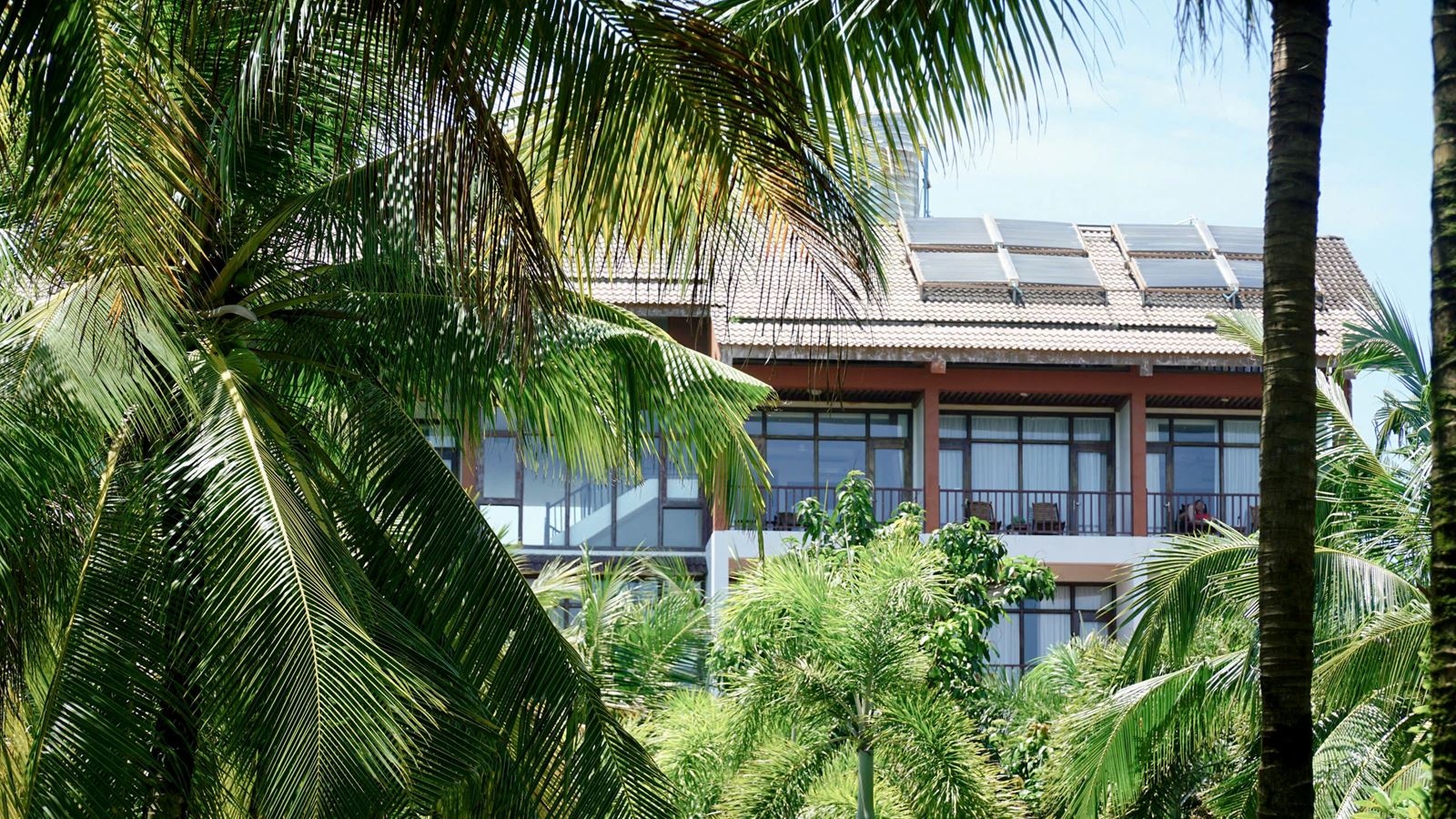 rooms-deluxe-ocean-view-with-balcony
