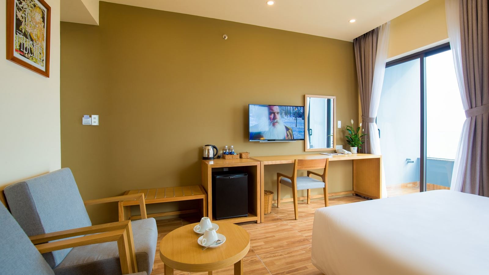 rooms-deluxe-room-double-with-window