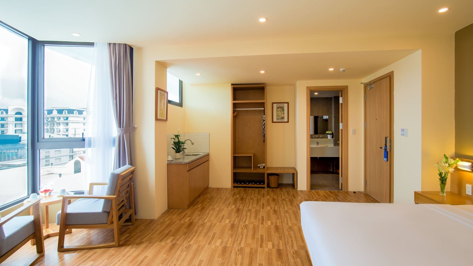 rooms-executive-triple-with-window