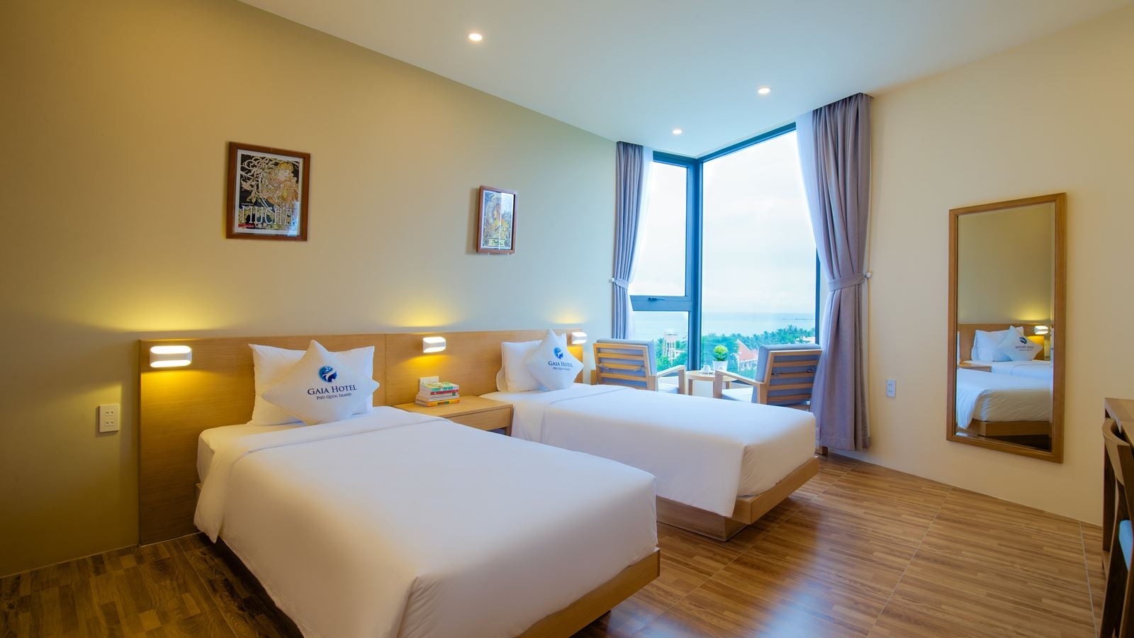 rooms-standard-room-city-view