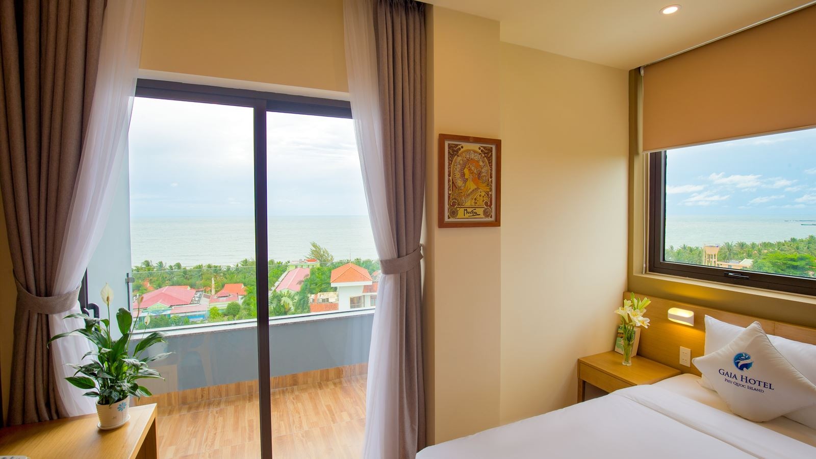 rooms-deluxe-room-double-with-window-child-without-extra-bed