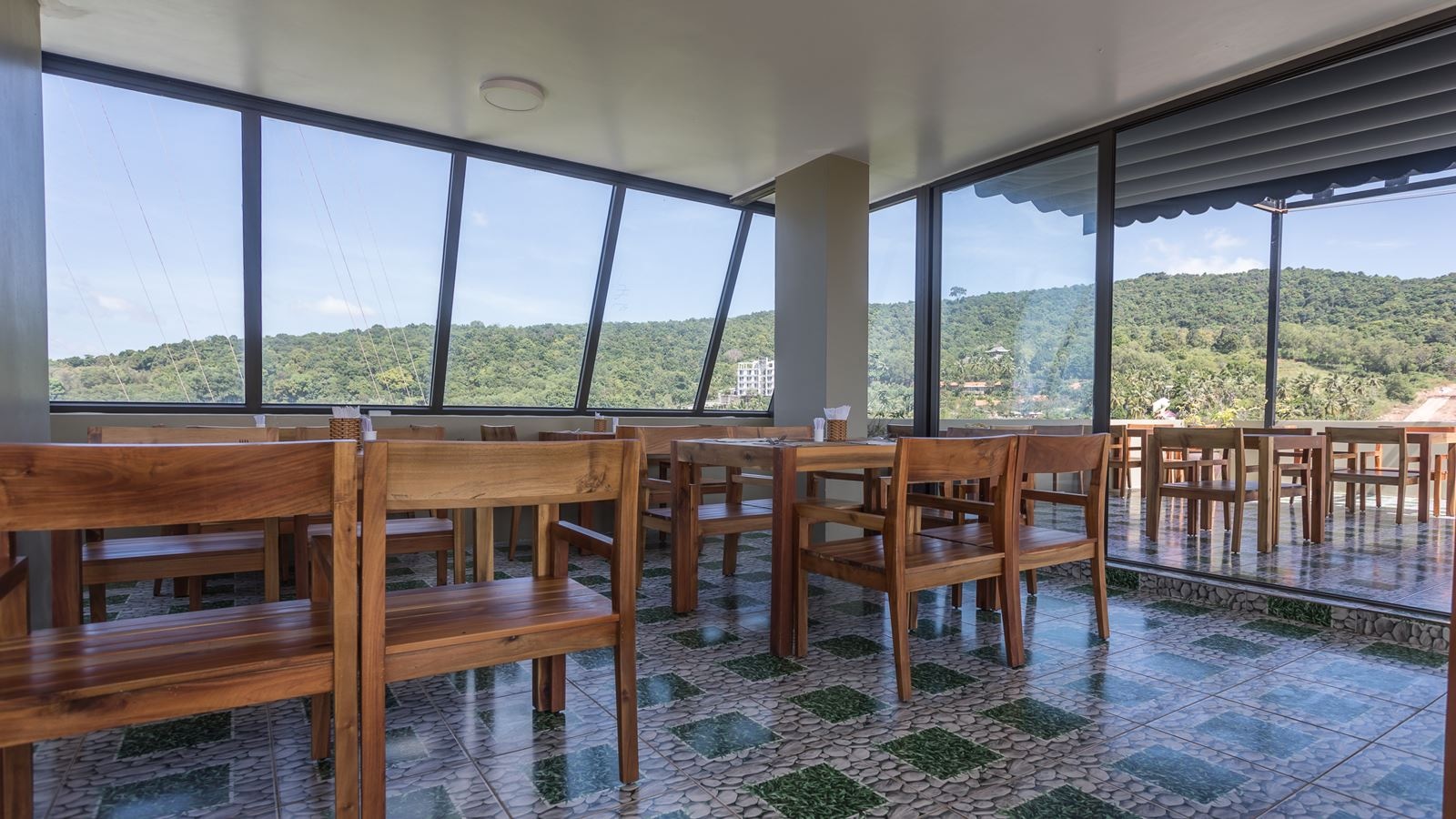 restaurants-restaurant