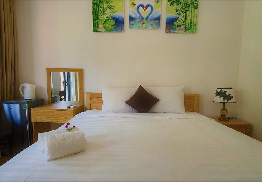 rooms-bungalow-garden-view