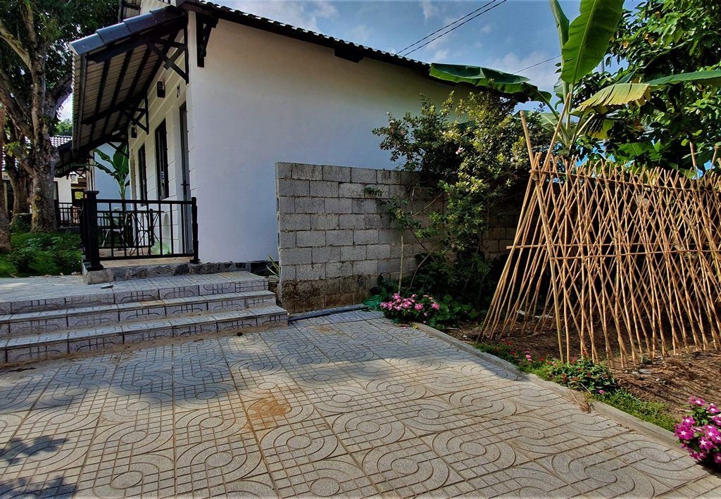 rooms-bungalow-garden-view