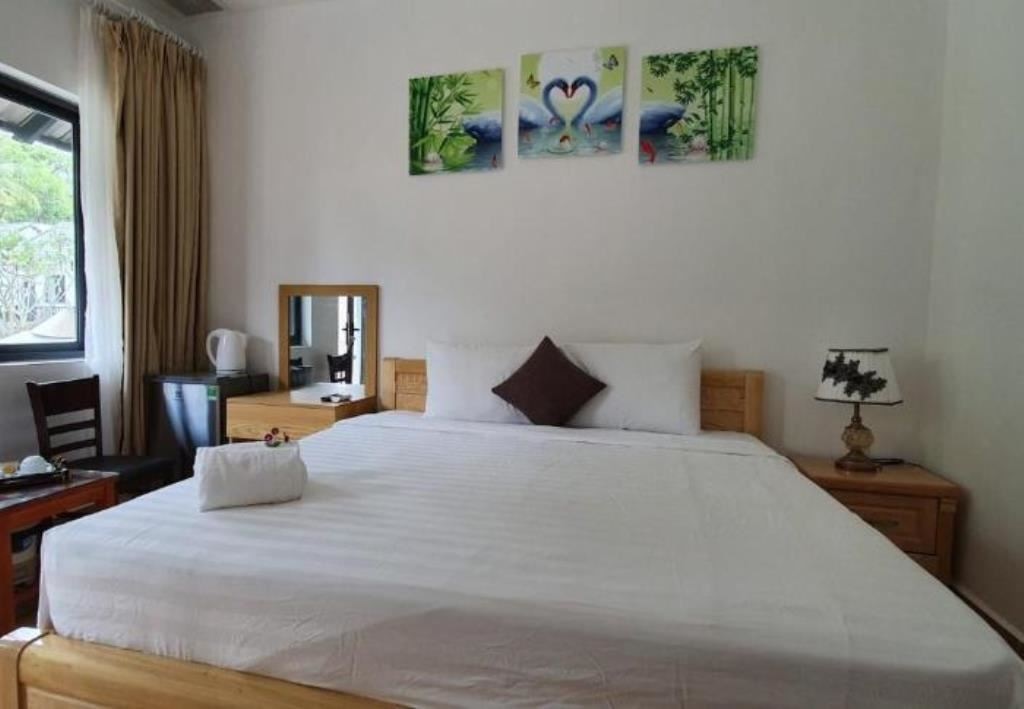 rooms-bungalow-pool-view