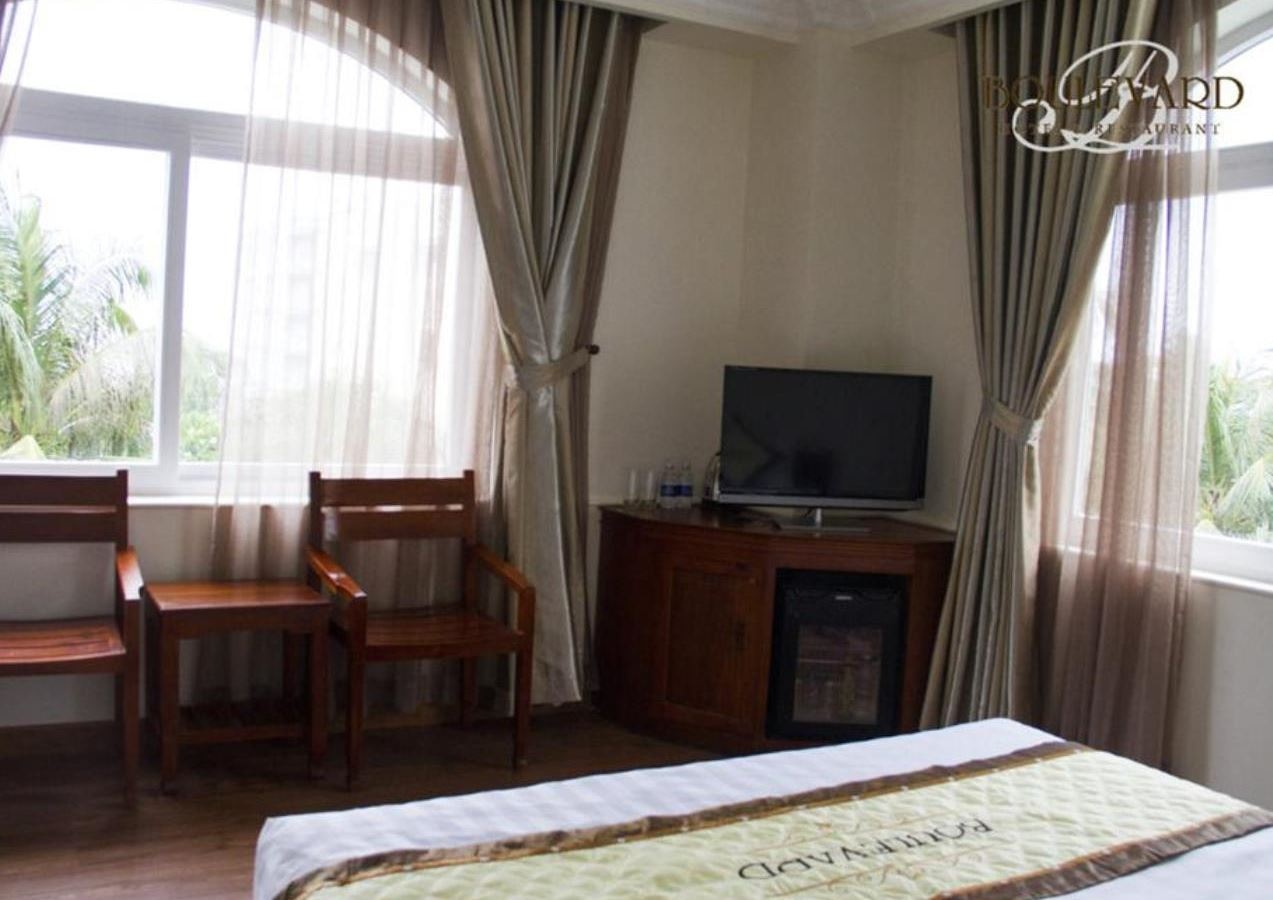 rooms-room-superior-pool-view