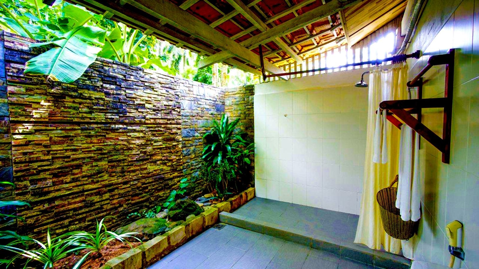 rooms-superior-bungalow-garden-view