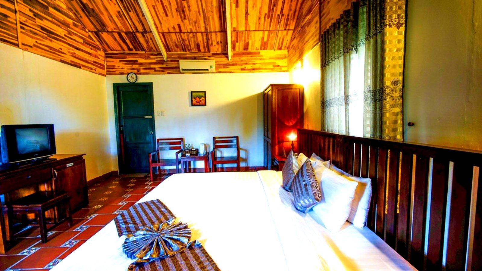 rooms-superior-bungalow-garden-view