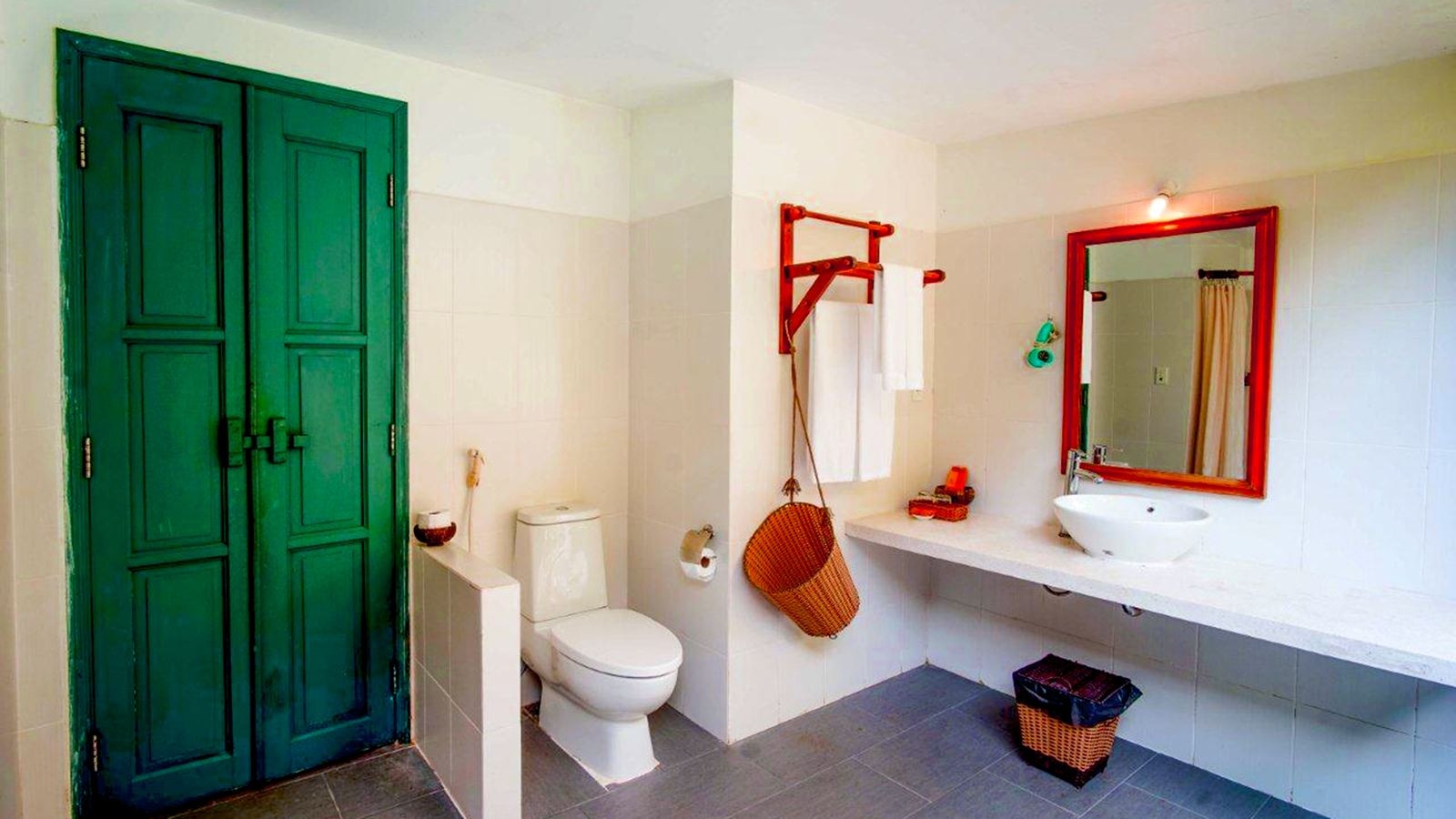 rooms-deluxe-bungalow-partial-sea-view