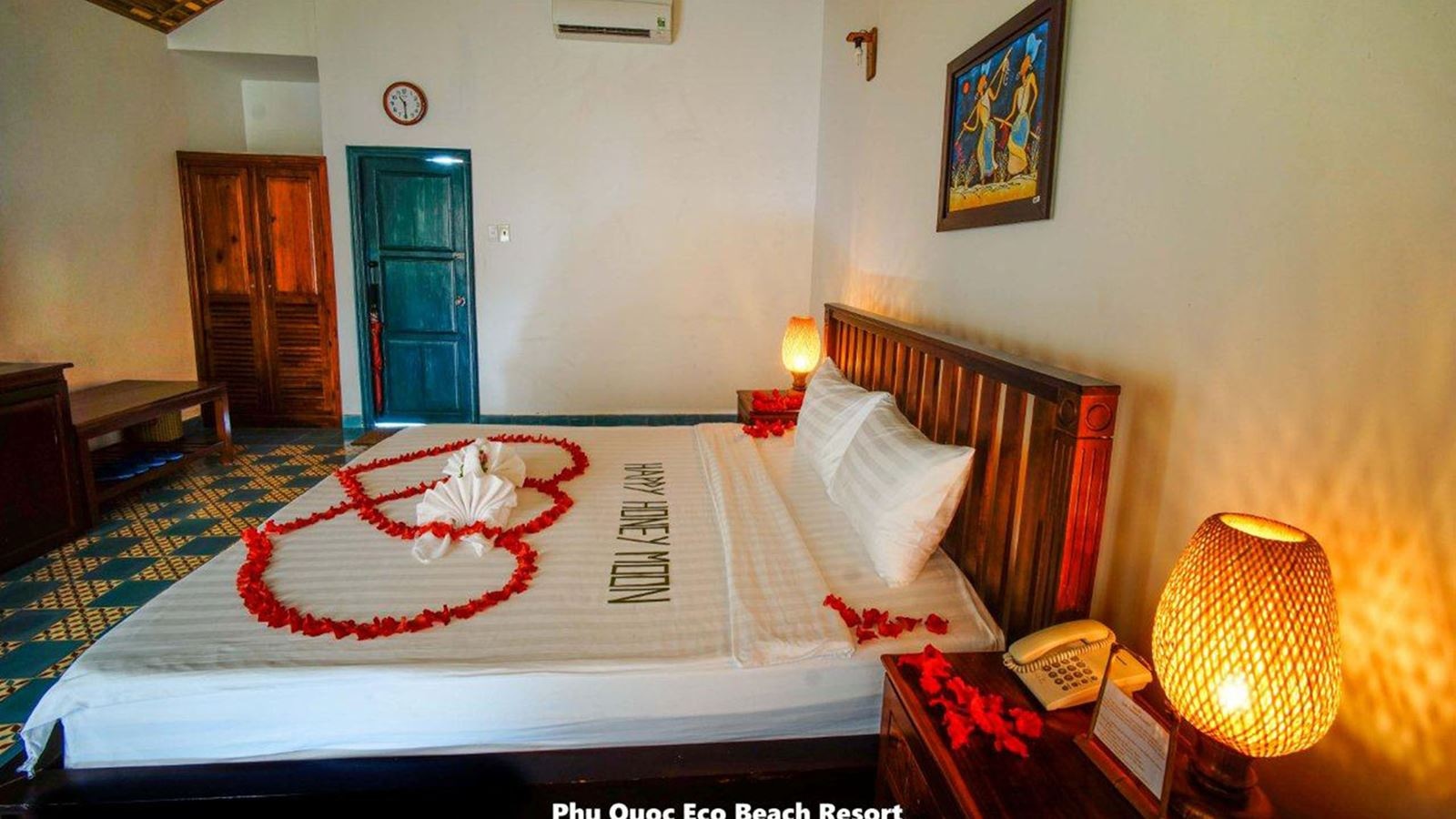 rooms-deluxe-bungalow-sea-view