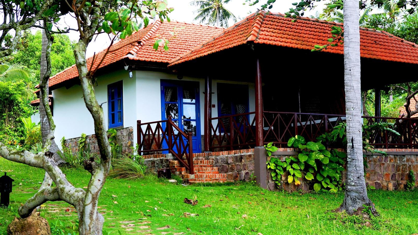 rooms-deluxe-bungalow-sea-view