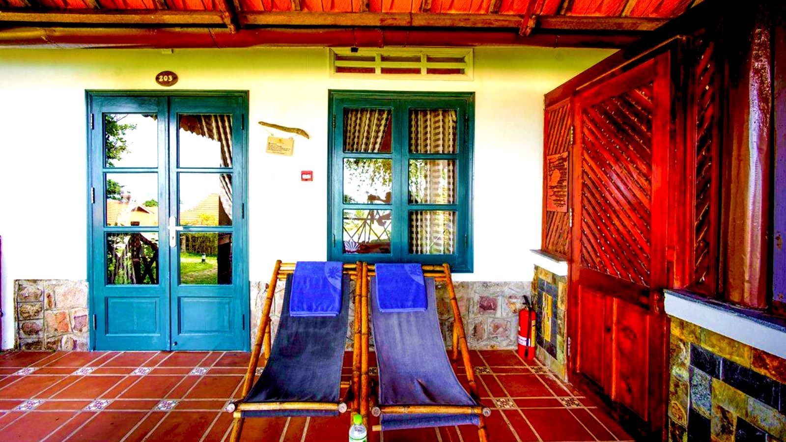 rooms-deluxe-bungalow-sea-view