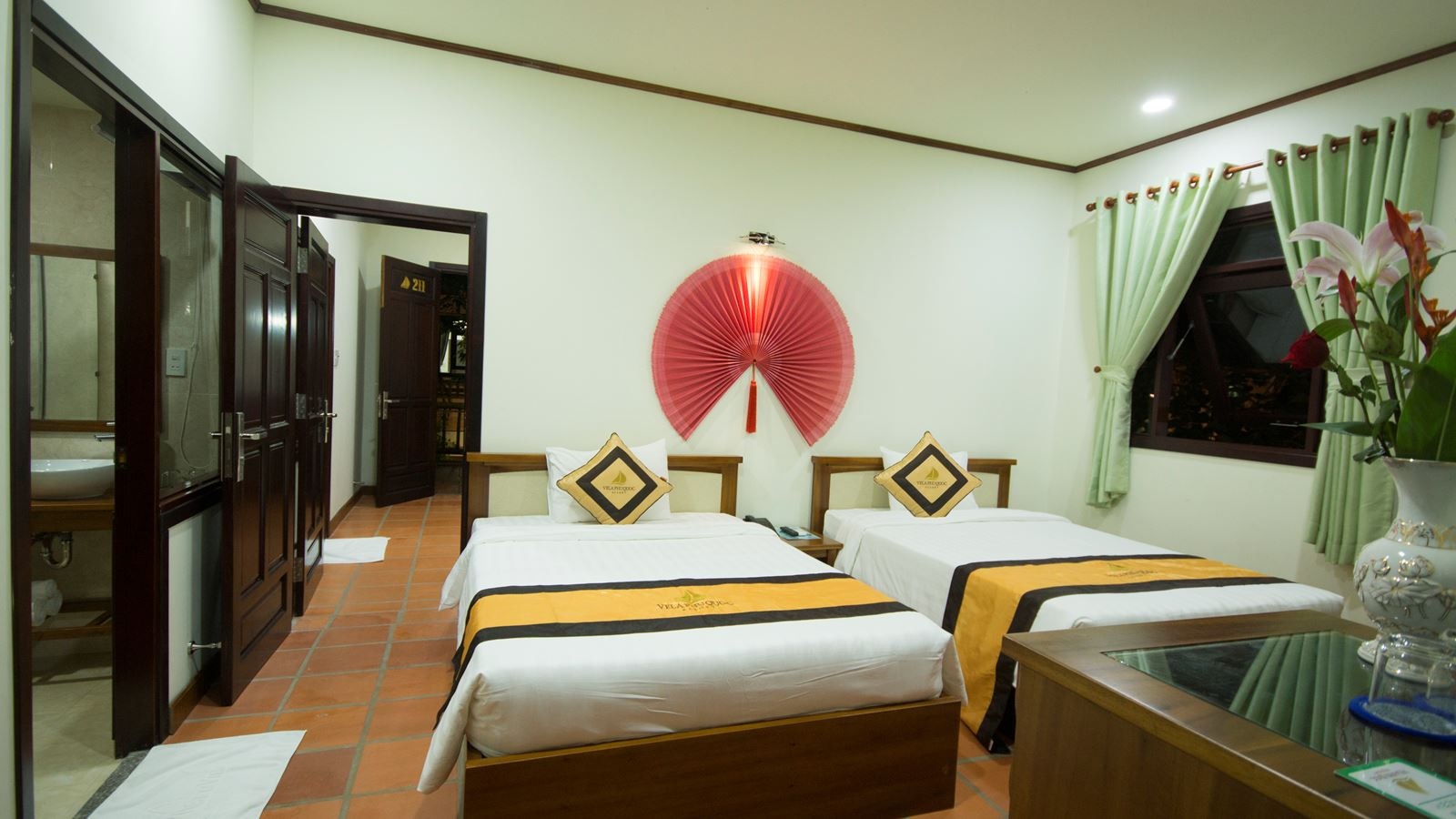 rooms-two-connecting-rooms