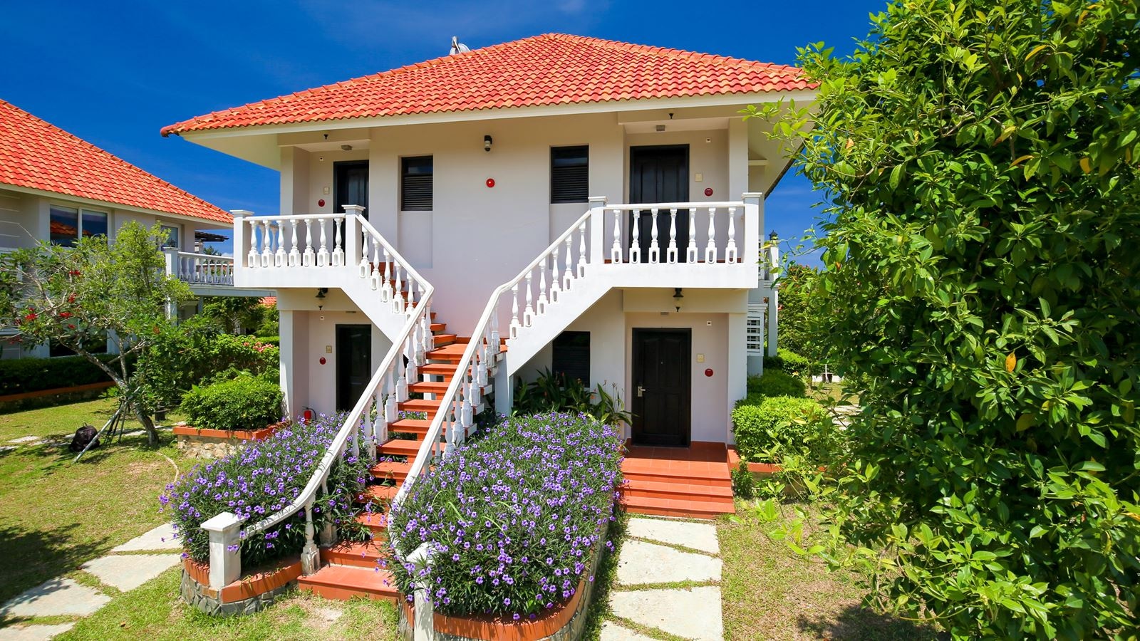 rooms-luxury-gardenview-villa