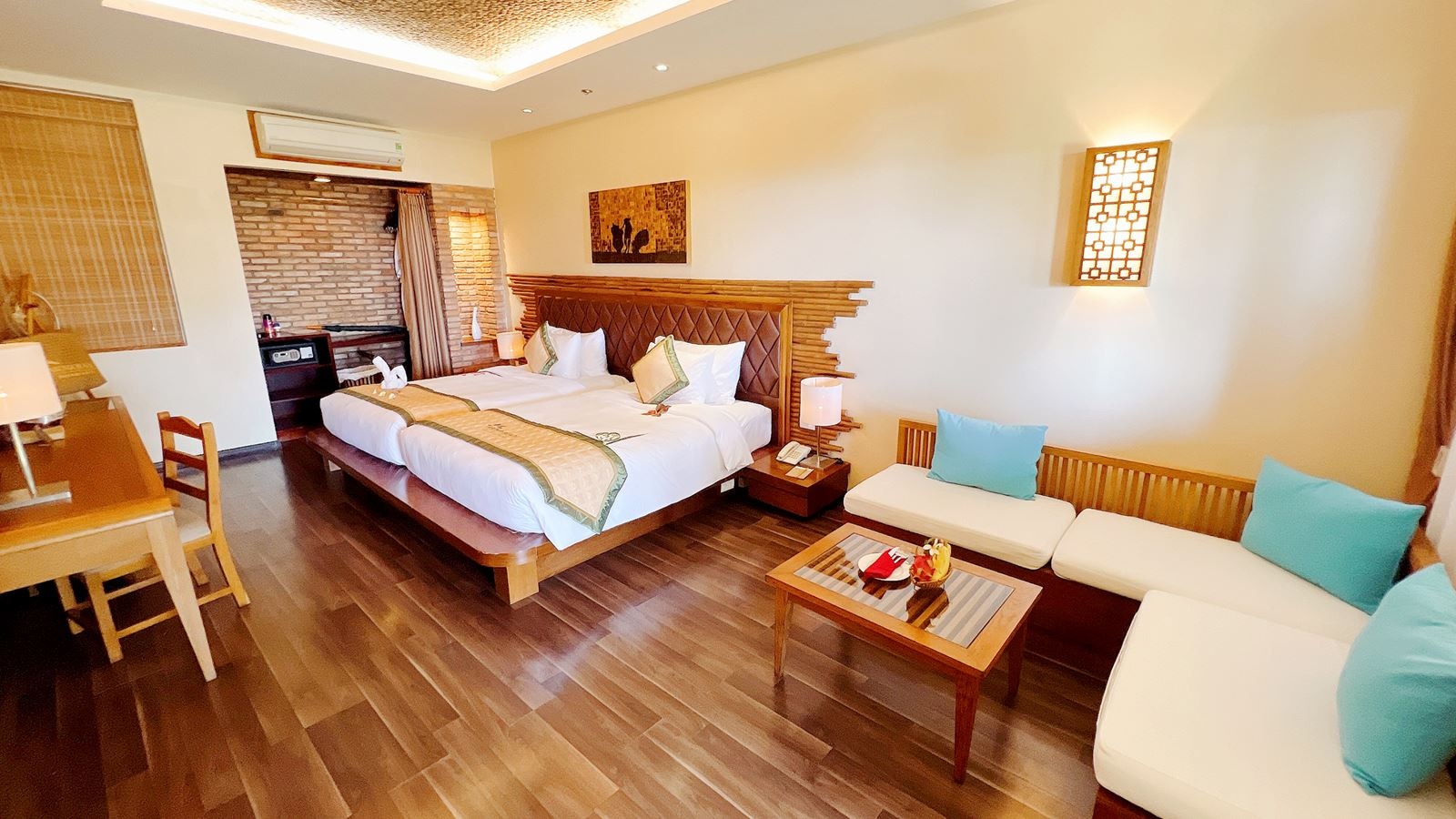 rooms-aroma-village-garden-view-with-balcony