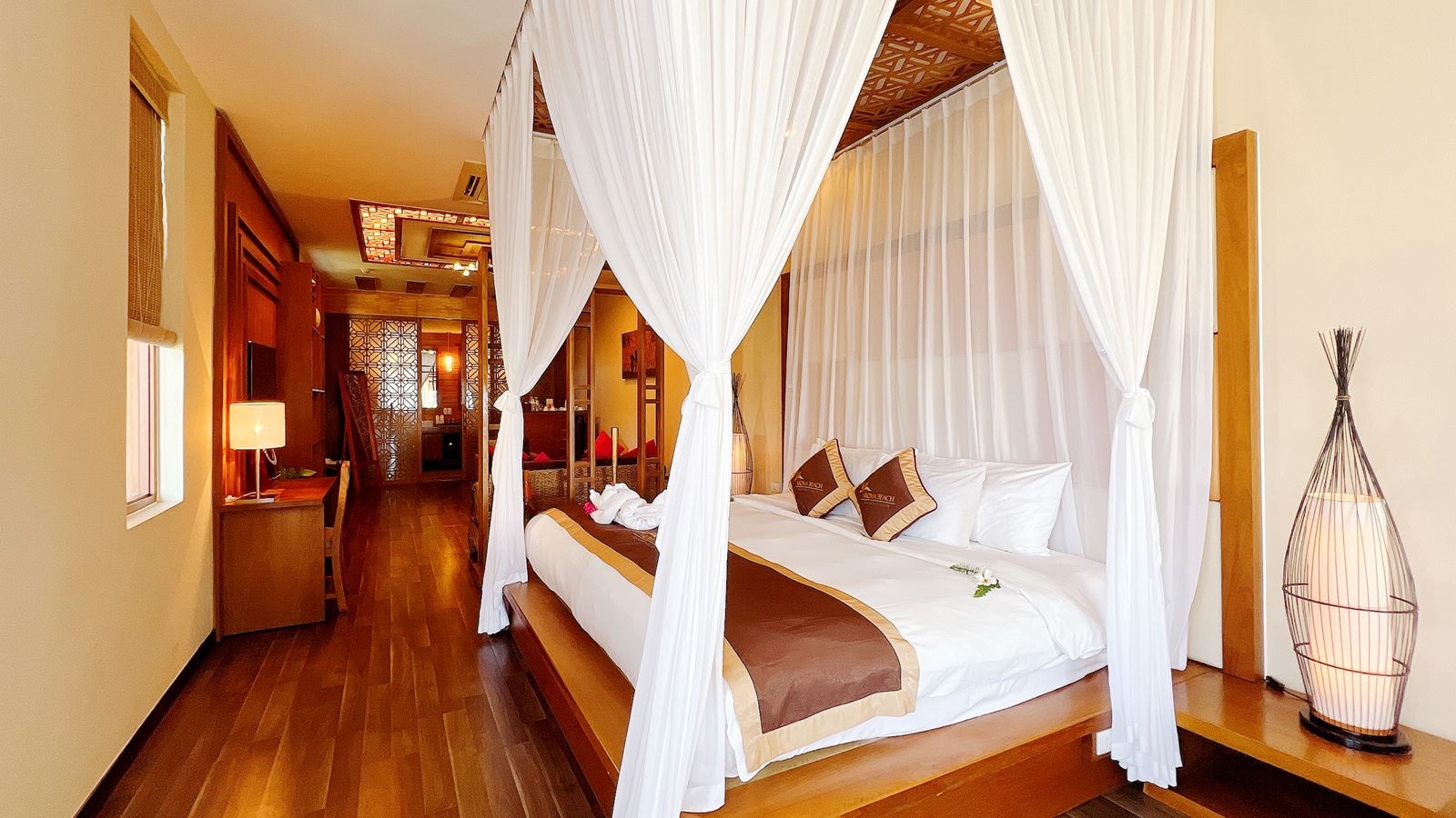 rooms-aroma-suite-jacuzzi-with-balcony-child-without-extra-bed