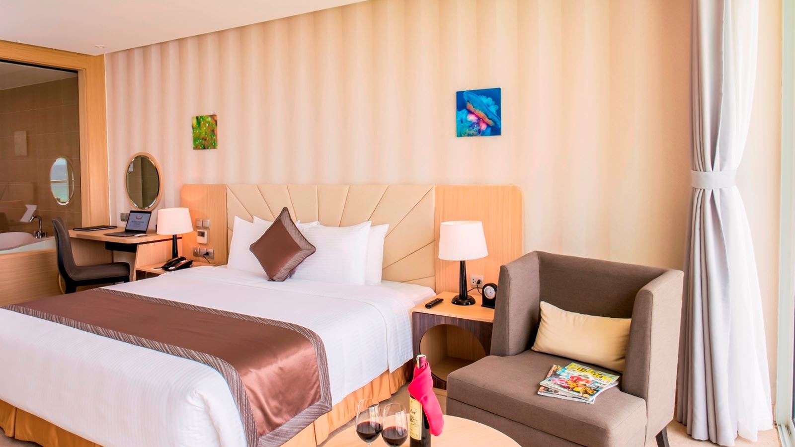 rooms-executive-suite-with-balcony-child-without-extra-bed