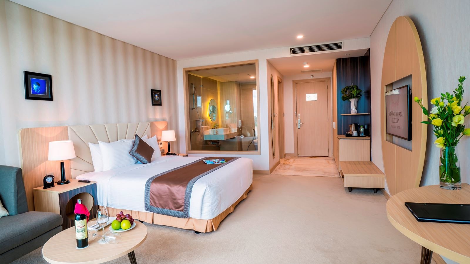 rooms-deluxe-king-with-balcony-child-without-extra-bed