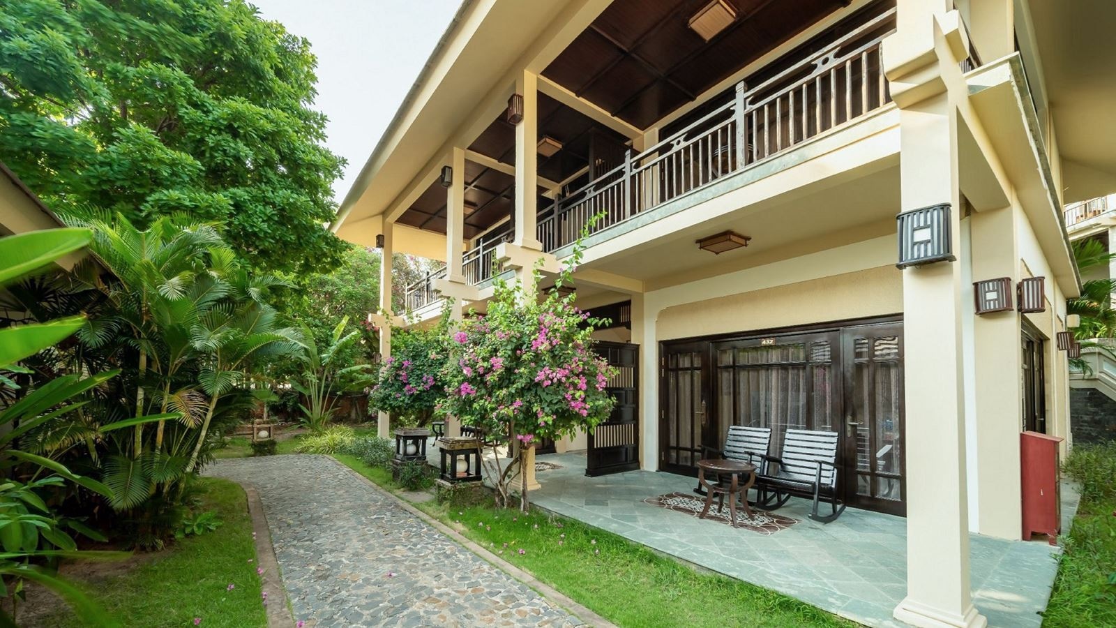 rooms-premier-deluxe-with-terrace-or-balcony