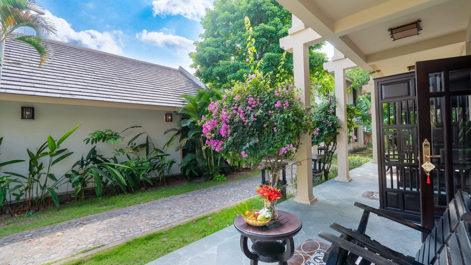 rooms-premier-deluxe-with-terrace-or-balcony