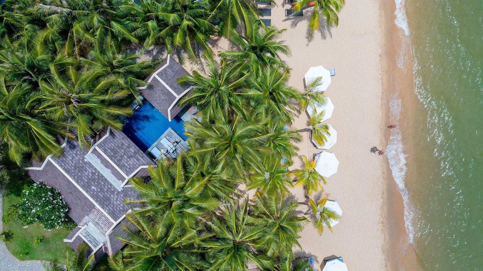 rooms-inpeccable-beach-step-villa