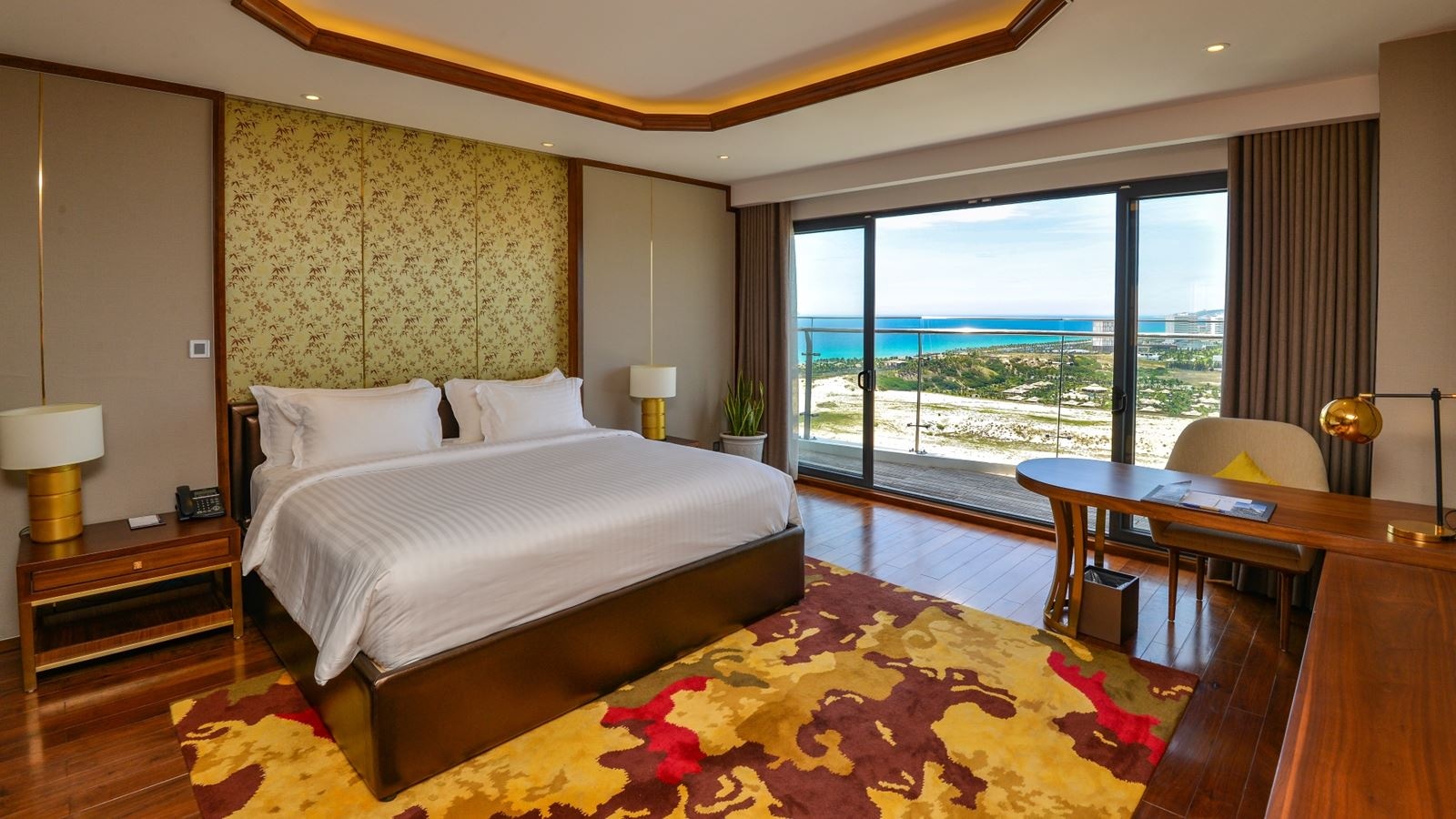 rooms-sky-suite-ocean-view-with-balcony