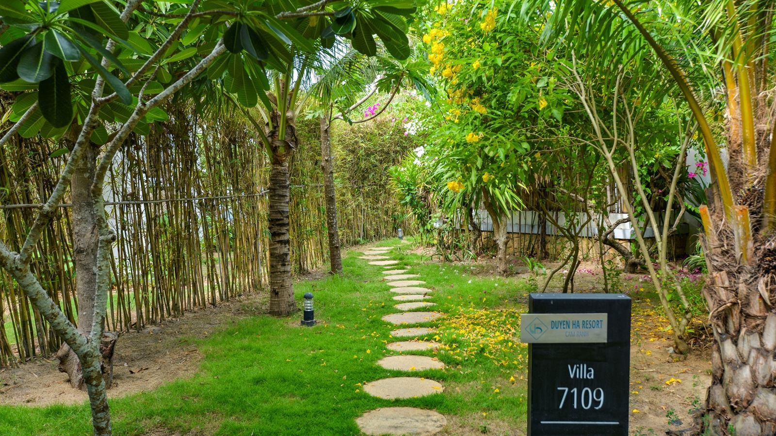 rooms-1bedroom-garden-villa