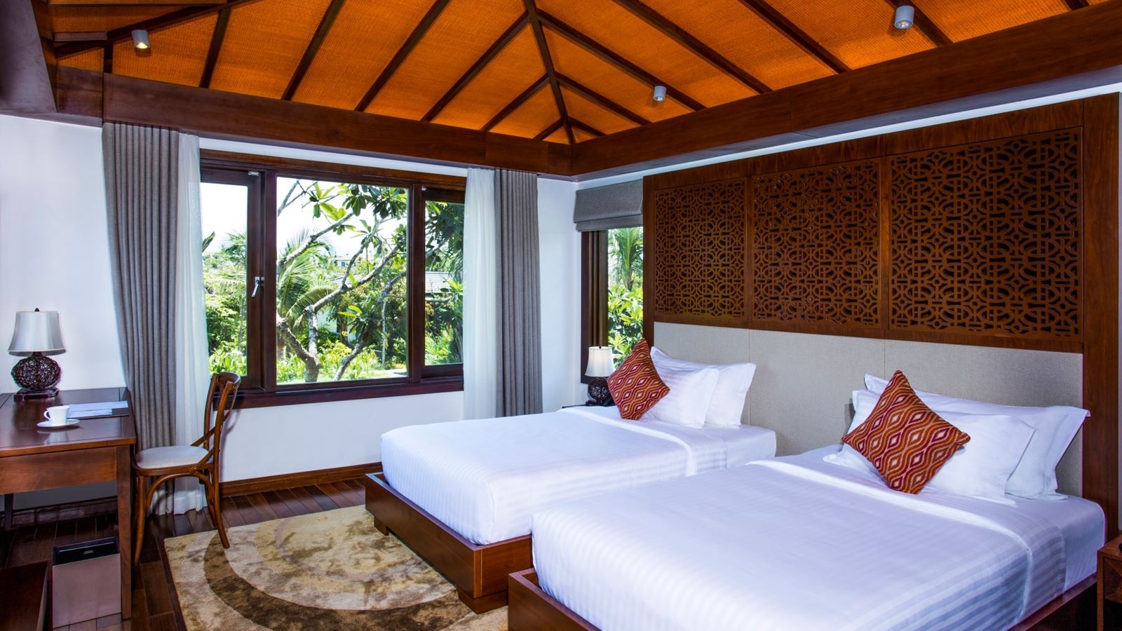 rooms-3bedroom-garden-villa