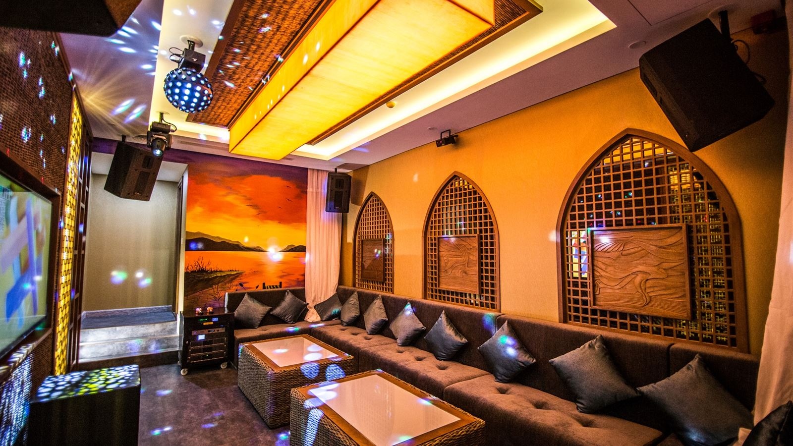 bars-jukebox-karaoke-bar