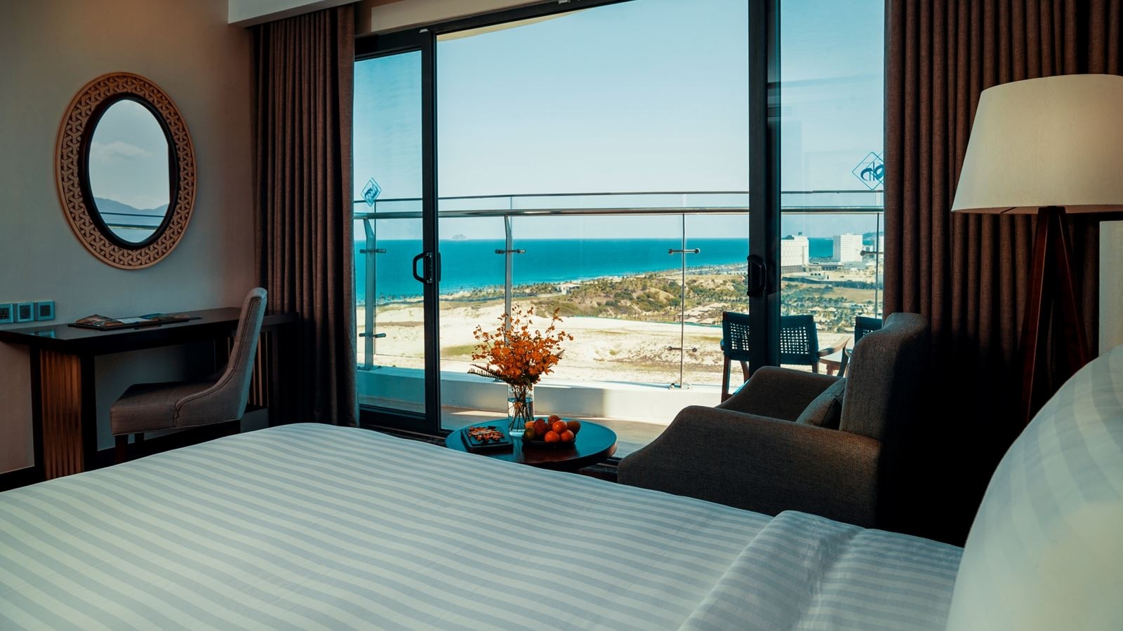 rooms-deluxe-sky-with-balcony