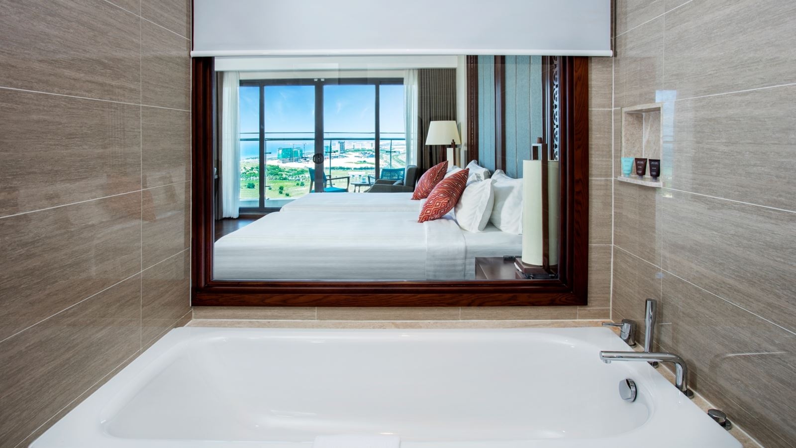 rooms-deluxe-sky-with-balcony-child-without-extra-bed