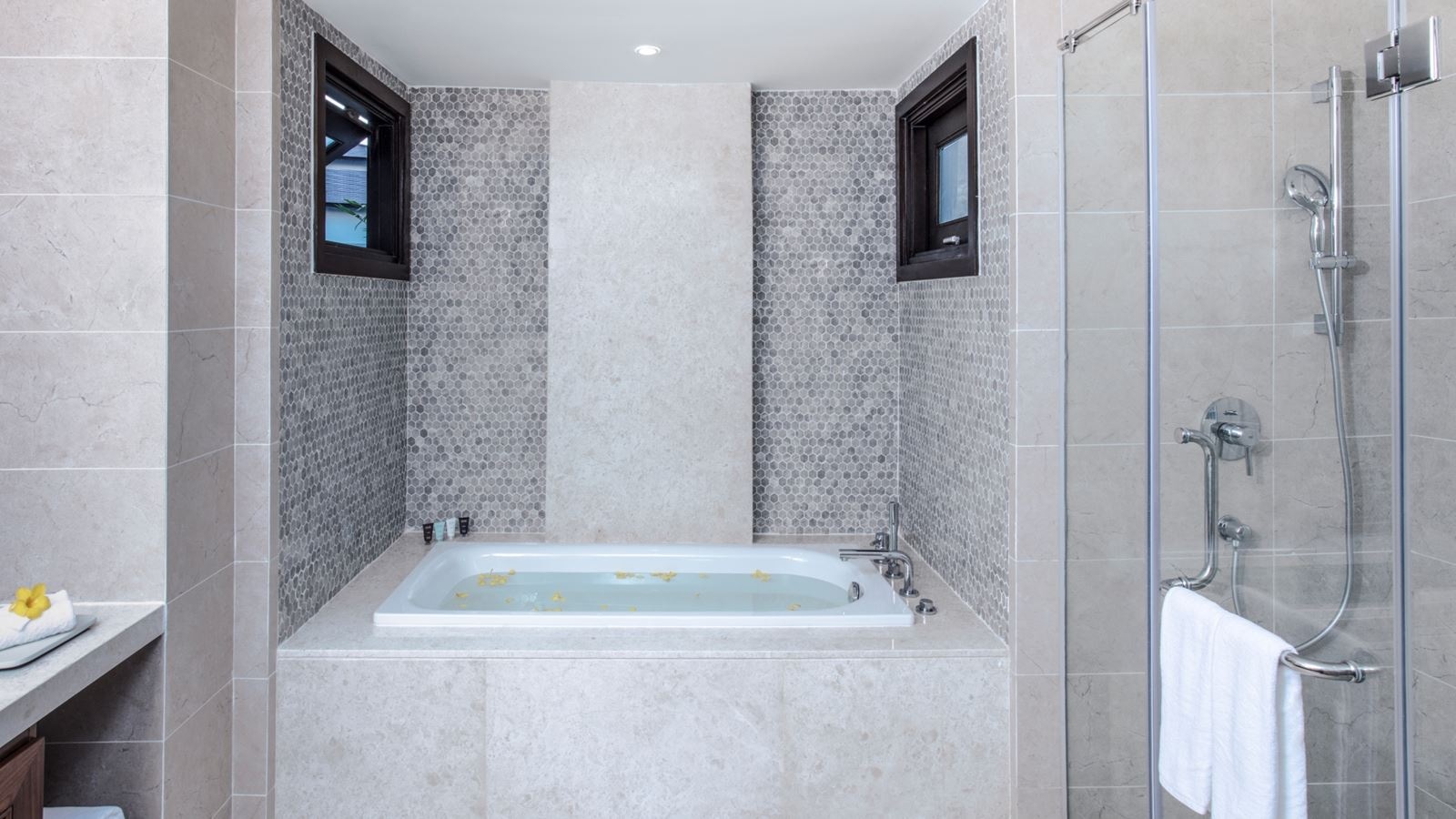 rooms-premium-with-balcony