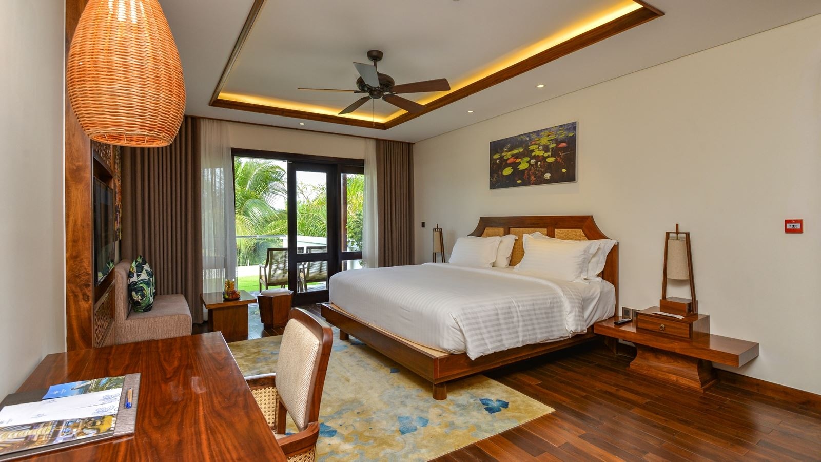 rooms-premium-with-balcony