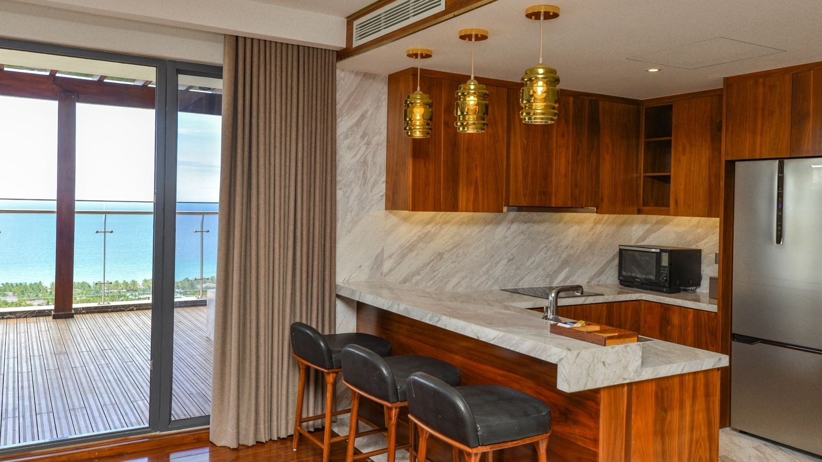 rooms-sky-suite-ocean-view-with-balcony-child-without-extra-bed