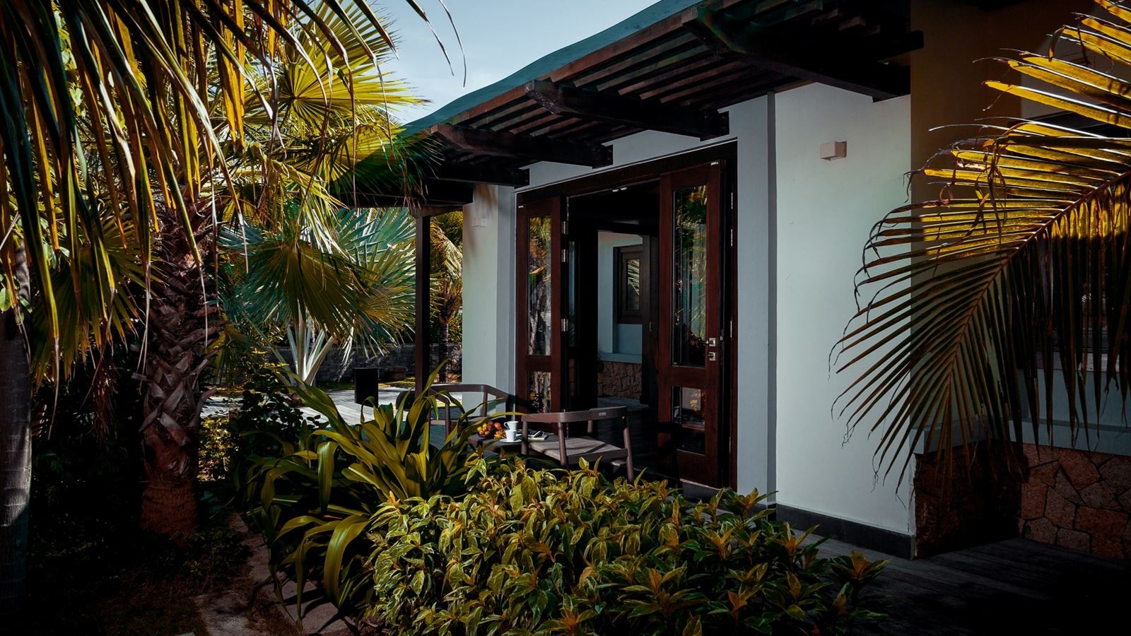 rooms-1bedroom-garden-villa