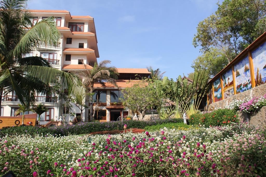 general-main-building