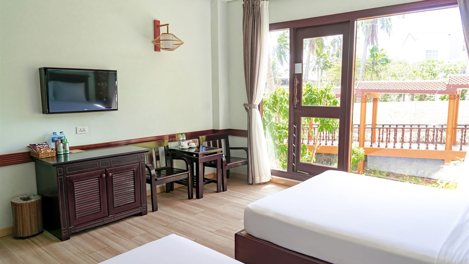 rooms-room-superior-garden-view-with-window