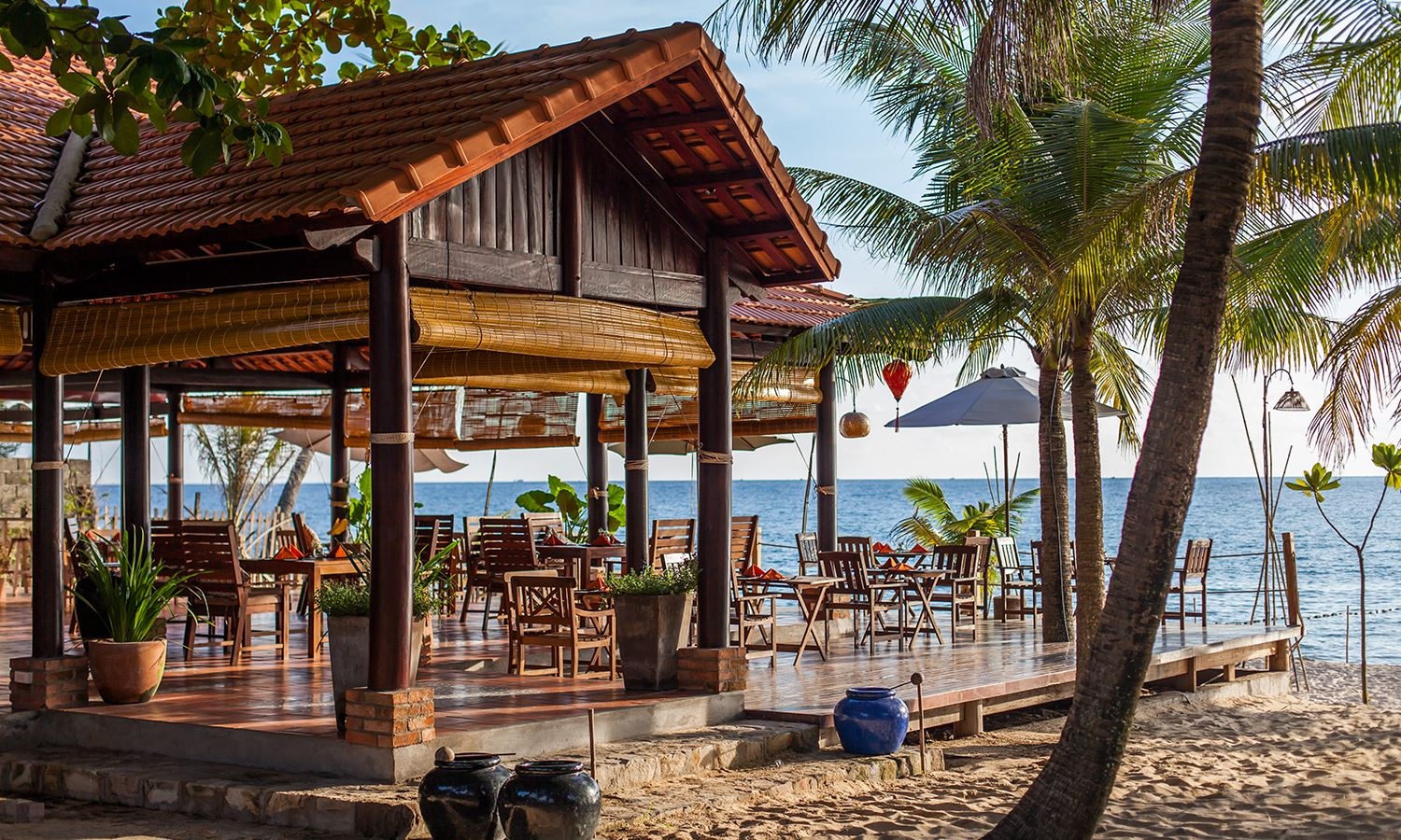 restaurants-beach-restaurant-and-bar