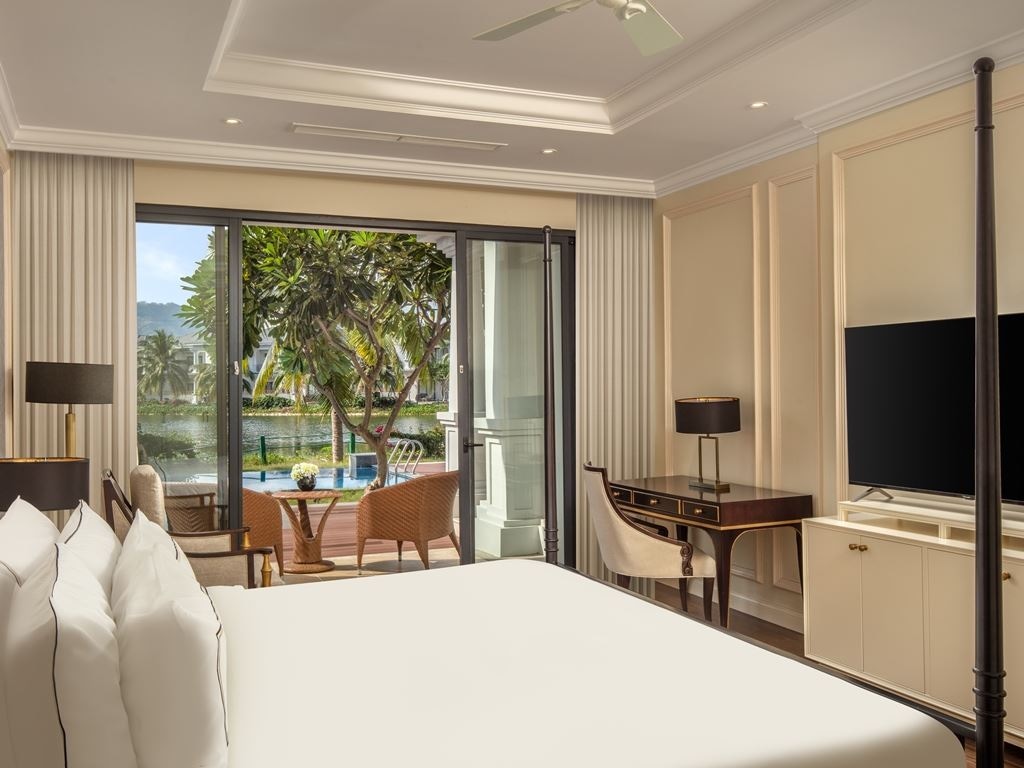 rooms-4bedroom-villa-lake-view-with-private-pool-no-extra-bed