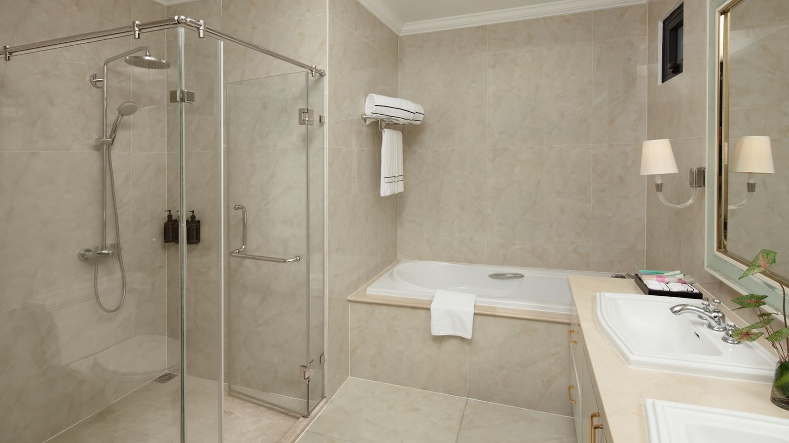 rooms-1bedroom-villa-lakeview-with-private-pool-n0-extra-bed
