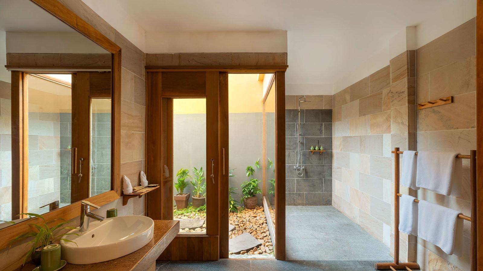 rooms-beachfront-premier-pool-villa-3bedroom