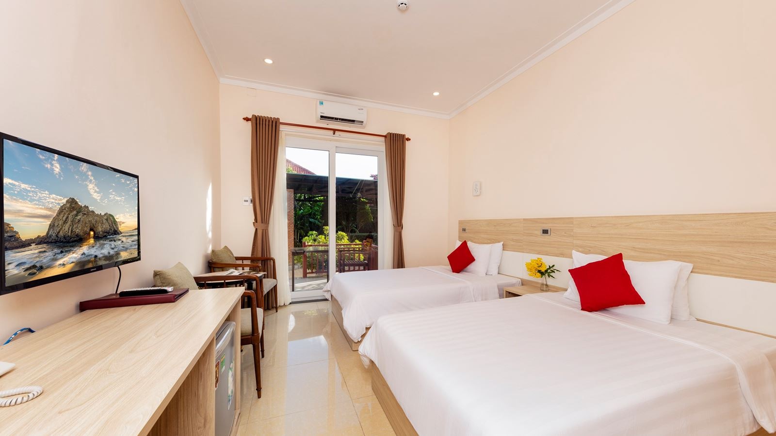 rooms-superior-room-with-balcony-child-without-extra-bed