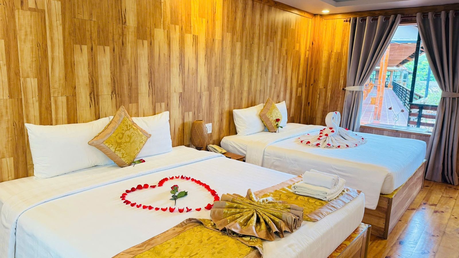 rooms-family-bungalow-garden-view